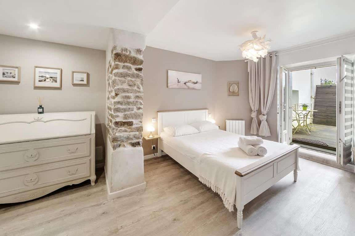 Tassigny - Charmant Appartement/ Terrasse - Port 瓦讷 外观 照片